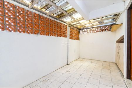 34_photo/94dcfb0941.c1dc00249eefaead-ATLAS-cd15875b-6237-4ae1-ba1a-bae4066b8e2c.jpg de casa à venda com 3 quartos, 63m² em Xaxim, Curitiba