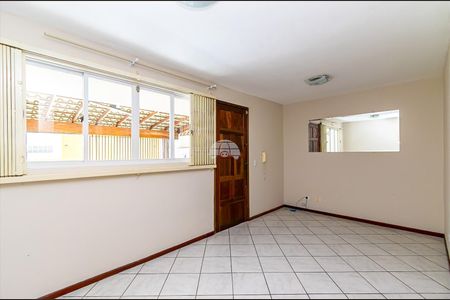 6_photo/94dcfb0941.c1dc00249eefaead-ATLAS-ed2c9816-63d4-458e-a399-f80bb46aa0b8.jpg de casa à venda com 3 quartos, 63m² em Xaxim, Curitiba