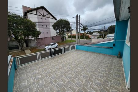 2_photo/94dcfb094f.5dca555eab175d52-ATLAS-0f49b6dc-5839-45f2-aef7-c3e61851fc70.jpg de casa à venda com 3 quartos, 63m² em Xaxim, Curitiba