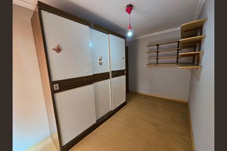 8_photo/94dcfb094f.5dca555eab175d52-ATLAS-9a2e12df-42b8-4196-bea2-0d2fcf1c6f83.jpg de casa à venda com 3 quartos, 63m² em Xaxim, Curitiba