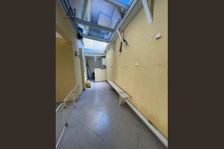 3_photo/94dcfb0a65.e0ede07f69eefd32-ATLAS-e15aa514-bf85-492c-ae2a-2e1a5f6d6dfd.jpg de casa à venda com 4 quartos, 235m² em Sítio Cercado, Curitiba