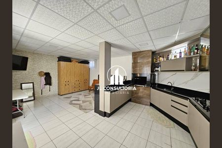 10_photo/94dcfb0a83.f59e4d6fcd9f41bb-ATLAS-c0a98562-0527-46e8-a9eb-2e13ed122bee.jpg de casa à venda com 3 quartos, 240m² em Xaxim, Curitiba