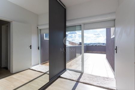 22_photo/94dcfb0a83.fe96b63aec789ef1-ATLAS-3b2cd9eb-c156-4139-a5a3-516bb6f0c88f.jpg de casa à venda com 3 quartos, 240m² em Xaxim, Curitiba