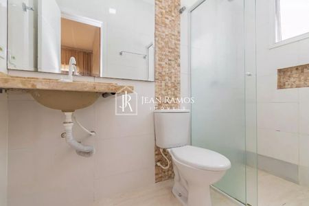 48_photo/94dcfb0a85.f861ecc718bdcbd7-ATLAS-5b535382-3f08-40b5-9fb2-be365b1b170e.jpg de casa à venda com 3 quartos, 144m² em Xaxim, Curitiba