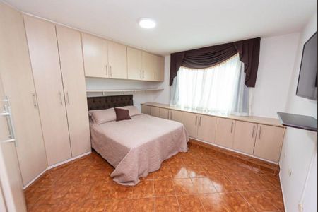 6_photo/94dcfb0ac9.ceff8192393c33de-ATLAS-61323e2a-e619-46cd-a097-68ea67edc16f.jpg de casa à venda com 4 quartos, 234m² em Xaxim, Curitiba