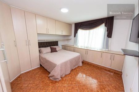 8_photo/94dcfb0acb.27d067872732db70-ATLAS-c5ea4b66-6f26-42d9-a4ea-e979251cb12c.jpg de casa à venda com 4 quartos, 235m² em Xaxim, Curitiba