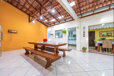 5_photo/94dcfb0acb.ae3d86bef28e162d-ATLAS-ebc099fa-31cd-4653-858e-6c4d9c1b0fb9.jpg de casa à venda com 4 quartos, 235m² em Xaxim, Curitiba