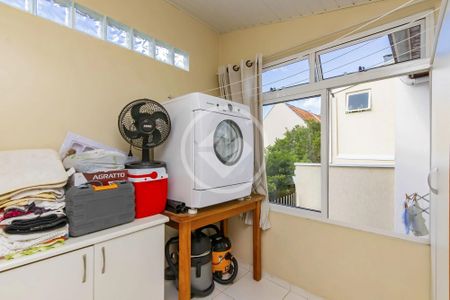 7_photo/94dcfb0bad.d7fd54e2ccfa547a-ATLAS-3cccd2da-dcf1-427c-bd4f-7f0023656926.jpg de casa à venda com 3 quartos, 115m² em Xaxim, Curitiba