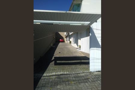 3_photo/94dcfb0bc5.210363f7da379e19-ATLAS-e4055c8b-6ccf-4c62-9c57-83066277f68e.jpg de casa à venda com 3 quartos, 130m² em Xaxim, Curitiba