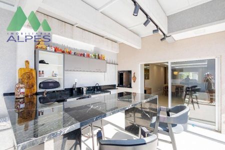 12_photo/94dcfb0c61.f13519e4b644a74d-ATLAS-7333484f-ab2e-4d0f-ac79-d8fe2d1bdfc3.jpg de casa à venda com 4 quartos, 282m² em Xaxim, Curitiba