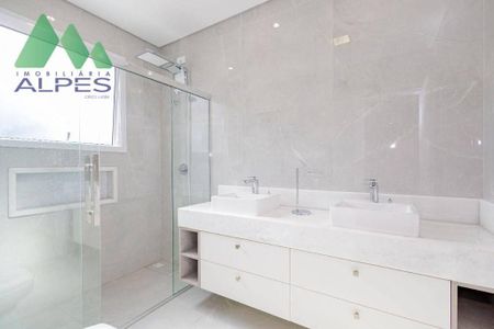 11_photo/94dcfb0c61.f13519e4b644a74d-ATLAS-c98bef6a-35cc-44ec-b9fb-e862d927ffcb.jpg de casa à venda com 4 quartos, 282m² em Xaxim, Curitiba