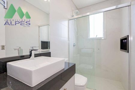 8_photo/94dcfb0c61.f13519e4b644a74d-ATLAS-d3eac21f-6e87-4c2b-bbd1-92fb7f7eb711.jpg de casa à venda com 4 quartos, 282m² em Xaxim, Curitiba