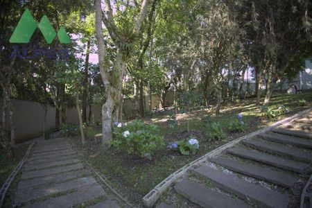 6_photo/94dcfb0c61.f13519e4b644a74d-ATLAS-eaa0fd24-3093-4644-8258-d2b9c2a49c92.jpg de casa à venda com 4 quartos, 282m² em Xaxim, Curitiba