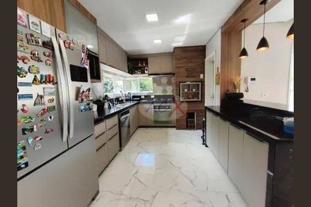 3_photo/94dcfb0d0b.7e2ea02b9085bf9d-ATLAS-bf5f252b-5e90-40e9-ad8c-06e852d75a1b.jpg de casa à venda com 4 quartos, 312m² em Xaxim, Curitiba