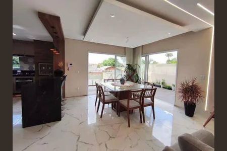 6_photo/94dcfb0d0b.7e2ea02b9085bf9d-ATLAS-d69601ca-3bf5-4868-8046-308f6352538e.jpg de casa à venda com 4 quartos, 312m² em Xaxim, Curitiba