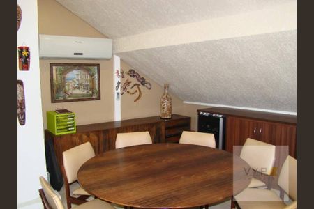 47_photo/94dcfb0d45.f07d3ebcfc757d18-ATLAS-d4be5893-2b97-45a1-90e7-eb6fd6329c07.jpg de casa à venda com 3 quartos, 150m² em Xaxim, Curitiba