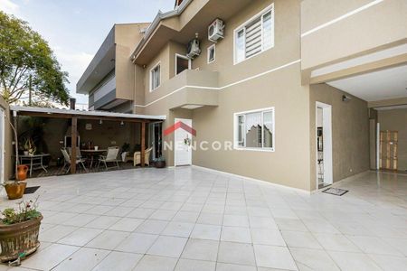 2_photo/94dcfb117d.1234fb2911a7d6d0-ATLAS-02dbde0b-5e28-4579-8bbb-c1c698ff2823.jpg de casa à venda com 3 quartos, 221m² em Xaxim, Curitiba