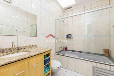 6_photo/94dcfb117d.1234fb2911a7d6d0-ATLAS-14c12d4a-6db1-4d9e-a80d-94db896a3338.jpg de casa à venda com 3 quartos, 221m² em Xaxim, Curitiba