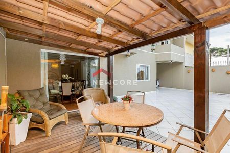 11_photo/94dcfb117d.1234fb2911a7d6d0-ATLAS-427f52af-3eec-4f08-8d90-6ef0aac434f2.jpg de casa à venda com 3 quartos, 221m² em Xaxim, Curitiba