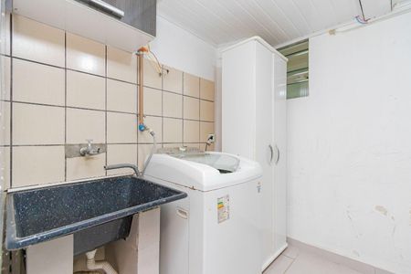 35_photo/94dcfb125b.07fb07773285f6be-ATLAS-3eb2a9e8-a696-408d-a93e-d5d0ef437dc5.jpg de casa à venda com 4 quartos, 198m² em Xaxim, Curitiba