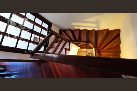 6_photo/94dcfb130b.82be18ad98973cde-ATLAS-c64ddf90-7015-44b3-8a62-e90a58693fbc.jpg de casa à venda com 4 quartos, 218m² em Xaxim, Curitiba