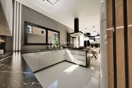 5_photo/94dcfb1397.aafc750051720c32-ATLAS-9db1545b-ec4a-44d7-9d0f-1986a8490c2a.jpg de casa à venda com 3 quartos, 115m² em Xaxim, Curitiba