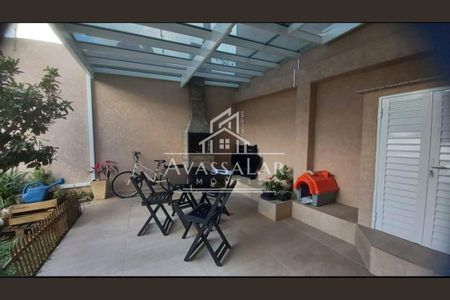 11_photo/94dcfb13e5.a64aef6598c47c00-ATLAS-97a32960-a662-4daf-9b9e-4d1032a5e5c9.jpg de casa de condomínio à venda com 3 quartos, 220m² em Xaxim, Curitiba