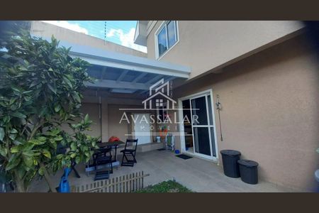 9_photo/94dcfb13e5.a64aef6598c47c00-ATLAS-c1efc42a-d970-4085-a9aa-7e6cc0760bc3.jpg de casa de condomínio à venda com 3 quartos, 220m² em Xaxim, Curitiba