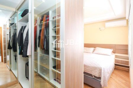 39_photo/94dcfb14ab.275fe3fcda77567d-ATLAS-e8e0b671-96f6-4295-8d40-0888d54d11b3.jpg de casa à venda com 0 quarto, 151m² em Xaxim, Curitiba