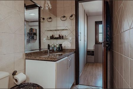 4_photo/94dcfb157d.ee31d1fd9df23408-ATLAS-04cbd2fb-e9f5-4a25-8440-cd5bf0619d8d.jpg de casa à venda com 3 quartos, 110m² em Xaxim, Curitiba