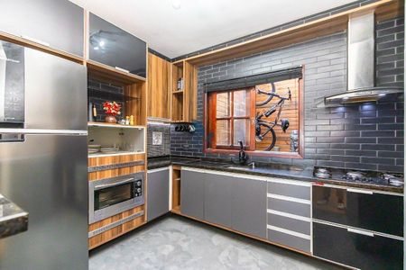 8_photo/94dcfb157d.ee31d1fd9df23408-ATLAS-fd7233ee-8f4b-4fa6-a8b8-69915c78bc34.jpg de casa à venda com 3 quartos, 95m² em Xaxim, Curitiba