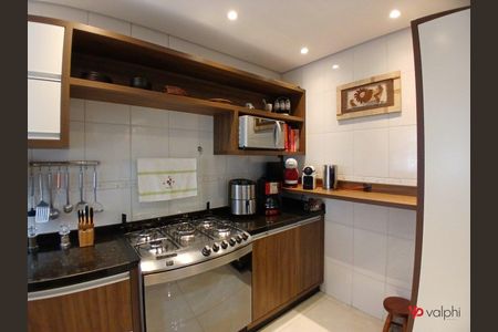 20_photo/94dcfb1665.13b42f23a9aae678-ATLAS-ec32a8f8-aef4-4473-8e8a-37aeeebb74fd.jpg de casa à venda com 0 quarto, 140m² em Xaxim, Curitiba