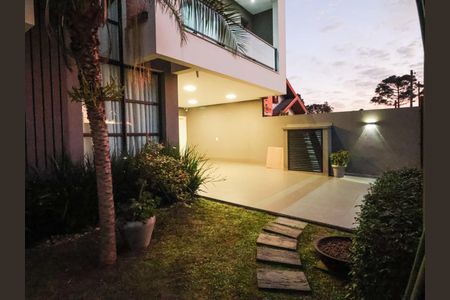 10_photo/94dcfb16ef.8c14be5707b129f9-ATLAS-2fbd7ac3-2476-492f-a3bd-0b2a8e454b0b.jpg de casa à venda com 3 quartos, 155m² em Xaxim, Curitiba