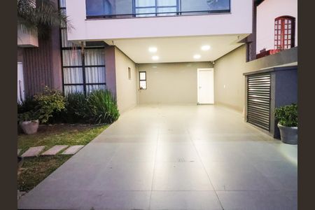 7_photo/94dcfb16ef.8c14be5707b129f9-ATLAS-4ad0dcaa-dc8d-44b6-98b8-3ce7ac0810f6.jpg de casa à venda com 3 quartos, 155m² em Xaxim, Curitiba