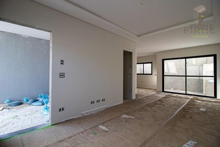 3_photo/94dcfb1703.1f5e9081baf124f6-ATLAS-e7586d9e-5c74-4853-a0b0-0f4f69b6503b.jpg de casa à venda com 4 quartos, 165m² em Xaxim, Curitiba