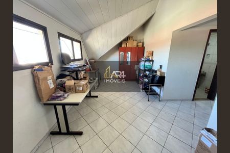 33_photo/94dcfb176b.323b5631342559f2-ATLAS-86e82a68-893e-4e77-9a62-0d464b3863d6.jpg de casa à venda com 3 quartos, 189m² em Xaxim, Curitiba
