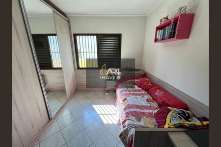 19_photo/94dcfb176b.323b5631342559f2-ATLAS-ba6981ba-f6ed-4c76-acdc-ad27df6d2e67.jpg de casa à venda com 3 quartos, 189m² em Xaxim, Curitiba