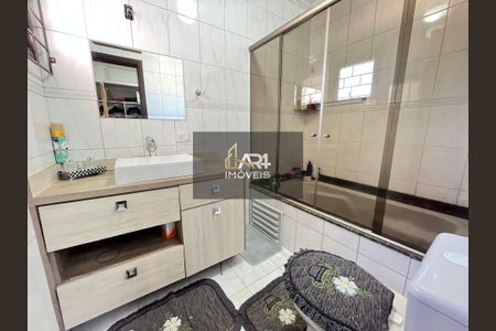 25_photo/94dcfb176b.323b5631342559f2-ATLAS-ee5b4cc5-c828-487d-b8ae-b2a58421facd.jpg de casa à venda com 3 quartos, 189m² em Xaxim, Curitiba