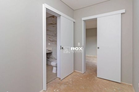 7_photo/94dcfb18ab.01cc66d80c490b39-ATLAS-c1e42000-a094-4eaa-9dae-b2541fbbc017.jpg de casa à venda com 3 quartos, 107m² em Hauer, Curitiba