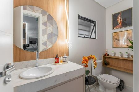 12_photo/94dcfb1c9d.e2dc2d88b56bdd28-ATLAS-865b25a3-c342-483a-bb48-2a06506e28cb.jpg de casa à venda com 3 quartos, 200m² em Boqueirão, Curitiba