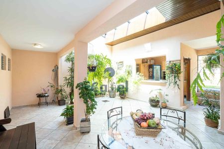 6_photo/94dcfb1e25.a85d12acb26e661d-ATLAS-0b2fb77e-d4f3-4feb-8808-c848dc40d362.jpg de casa à venda com 4 quartos, 370m² em Hauer, Curitiba