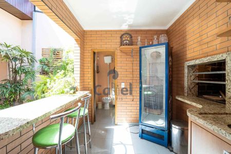 2_photo/94dcfb1e25.a85d12acb26e661d-ATLAS-bfe27023-e737-4b74-ba1f-25a04482eed0.jpg de casa à venda com 4 quartos, 370m² em Hauer, Curitiba