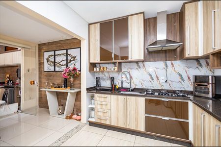 23_photo/94dcfb1e37.56376998e671d5ed-ATLAS-7acbb431-e713-490c-bbff-04e3704df644.jpg de casa à venda com 5 quartos, 138m² em Hauer, Curitiba