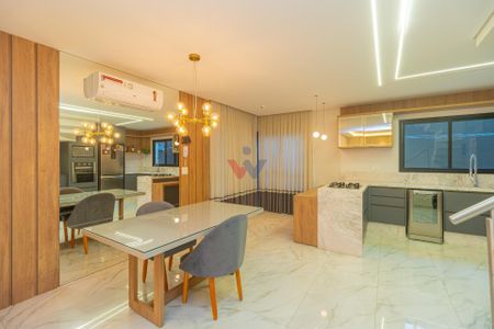 4_photo/94dcfb1e8b.6f5379d138f8c3f3-ATLAS-19609f58-1809-496d-94cf-c7c61a46db5d.jpg de casa à venda com 4 quartos, 122m² em Hauer, Curitiba