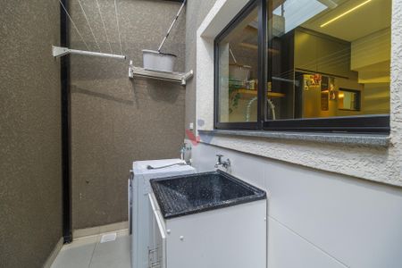 5_photo/94dcfb1e8b.6f5379d138f8c3f3-ATLAS-1eb57d02-a118-419f-afbf-df2e8f2c1d59.jpg de casa à venda com 4 quartos, 122m² em Hauer, Curitiba