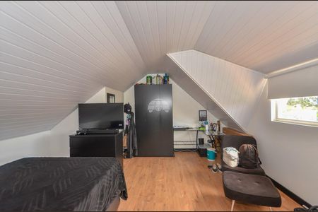 42_photo/94dcfb1edd.a5f9edcc658aa934-ATLAS-7fdd35c3-97cf-43e0-b3a7-112d8bdbfbf1.jpg de casa à venda com 3 quartos, 184m² em Hauer, Curitiba