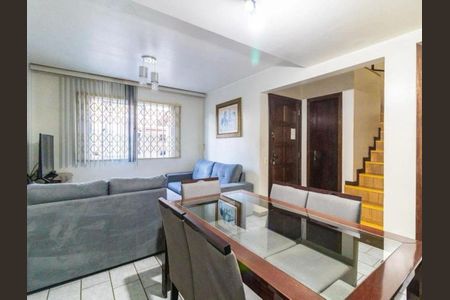 5_photo/94dcfb1f4b.8b72dbca24bd50d3-ATLAS-fe31a2e0-d2b7-48b5-9a7c-1162c2c5e25c.jpg de casa à venda com 3 quartos, 77m² em Hauer, Curitiba