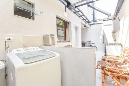 7_photo/94dcfb2039.7871e7a39a12d268-ATLAS-6cf91f09-856f-4218-b629-268bfebbdcd7.jpg de casa à venda com 3 quartos, 110m² em Boqueirão, Curitiba