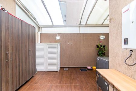 7_photo/94dcfb214b.667fc8507a1e2a2e-ATLAS-3c680eba-fd27-4d19-96da-923f478260be.jpg de casa à venda com 3 quartos, 203m² em Boqueirão, Curitiba