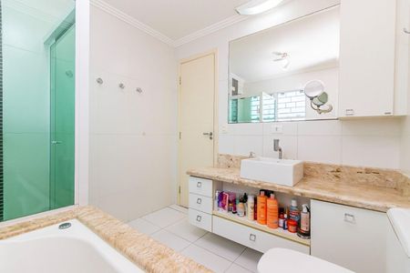 9_photo/94dcfb214b.667fc8507a1e2a2e-ATLAS-43d66b56-8b54-4632-adef-6f77a465df97.jpg de casa à venda com 3 quartos, 203m² em Boqueirão, Curitiba